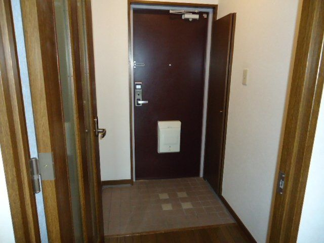 ファインヴィーブル参番館の玄関
