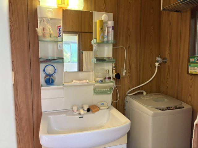 下田市　伊豆白浜南風台別荘地の洗面所
