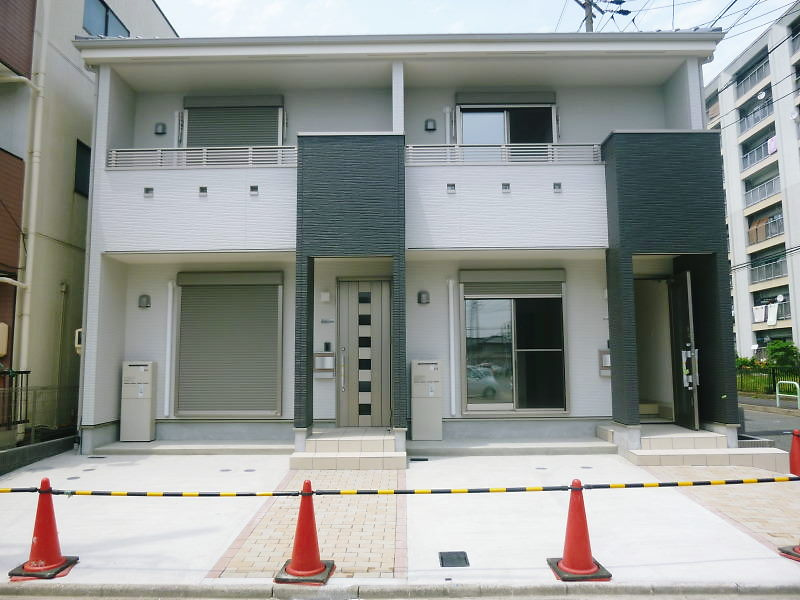 名古屋市中川区中島新町２丁目のテラスの外観