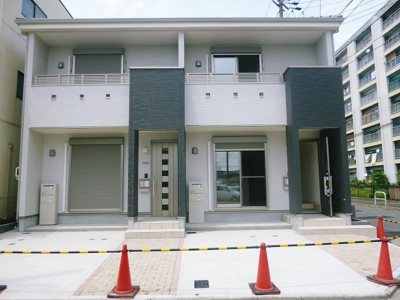 名古屋市中川区中島新町２丁目のテラスの外観