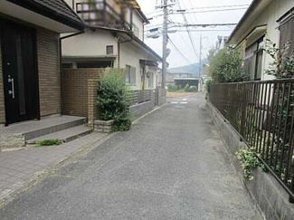 【前面道路含む現地写真】