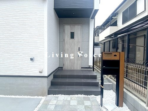 【居間・リビング】 | 【仲介手数料０円】小田原市小八幡3丁目　新築一戸建て | 小田原市小八幡3丁目　新築一戸建て