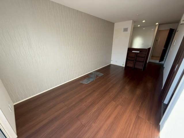 コーポ大安寺Ⅲの居間・リビング