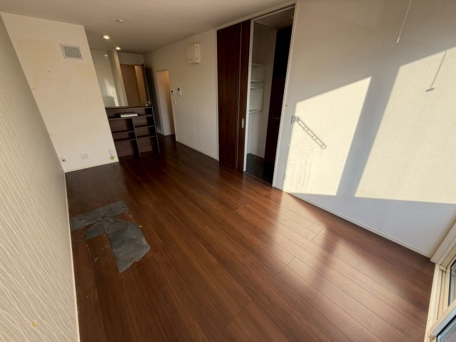 コーポ大安寺Ⅲの居間・リビング