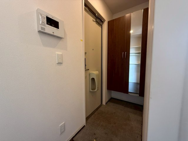 コーポ大安寺Ⅲの玄関