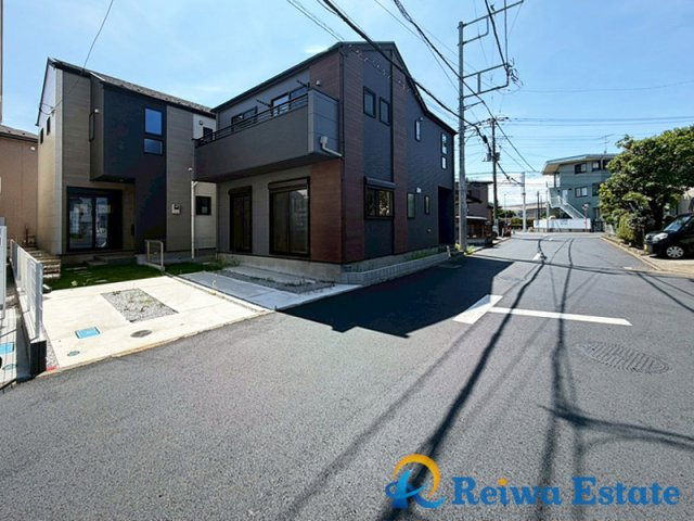 新築戸建　茅ヶ崎市今宿の前面道路含む現地写真|周辺にはスーパー・公園・学校などが揃い、生活環境も良好です。