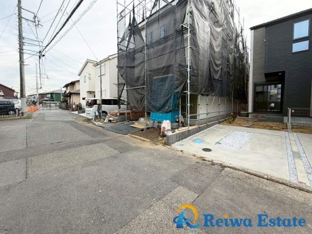新築戸建　茅ヶ崎市今宿の前面道路含む現地写真|前面道路は約6.0ｍでゆとりがありアプローチ良好◎