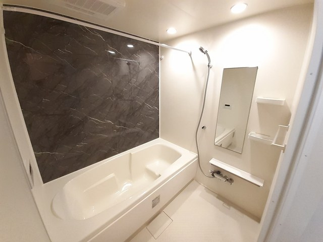 アーモンドアイの浴室