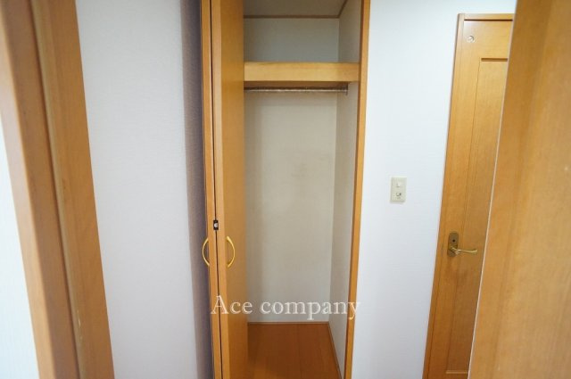 【収納】 | 平野区加美北3丁目 | 2階、トイレ横にあるクローゼットです♪