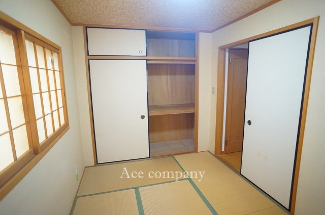 【寝室】 | 平野区加美北3丁目 | 【1階：和室5帖】大容量の押入れ完備です♪
