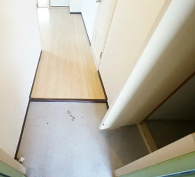 エクセルハイツ下北の玄関