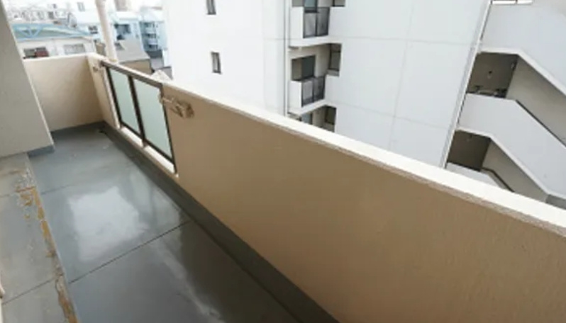エクセルハイツ下北のバルコニー