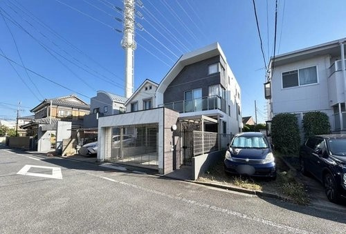 世田谷区成城　リノベーション中古戸建の外観