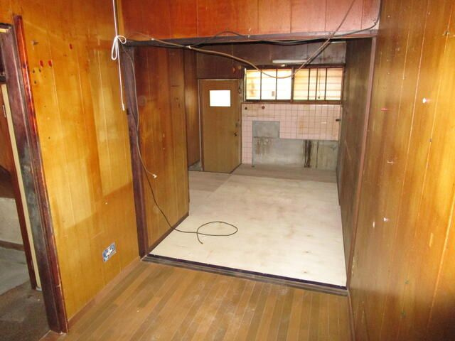 天道町２－１１貸倉庫の内装
