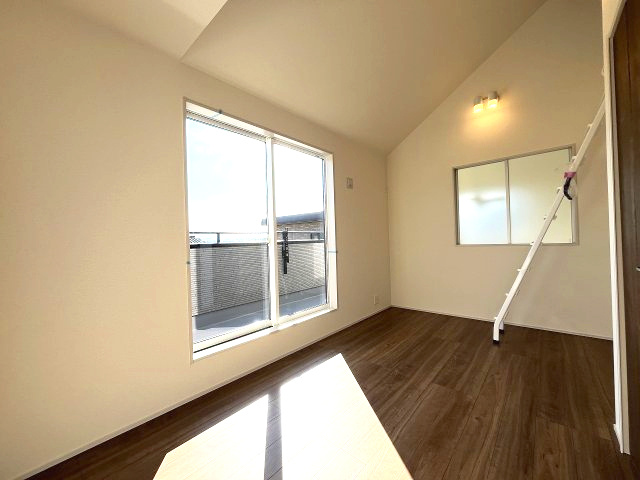 【寝室】 | 福岡市東区青葉6丁目1期　1号棟（全2棟）【仲介手数料無料・0円】 | 現地写真。2階主寝室です。