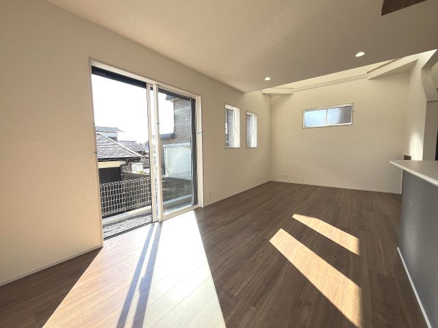 【居間・リビング】 | 福岡市東区青葉6丁目1期　1号棟（全2棟）【仲介手数料無料・0円】 | 現地写真。