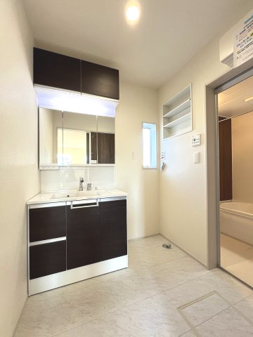 【洗面所】 | 福岡市東区青葉6丁目1期　1号棟（全2棟）【仲介手数料無料・0円】 | 現地写真。