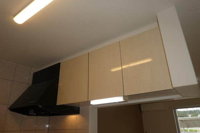 レーベンプラッツの内装|キッチン上収納