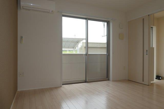 レーベンプラッツの居間・リビング|電話モジュラー