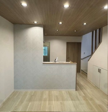 【居間・リビング】 | 入船中央エステート27号棟 | スイッチ・コンセントプレートも交換済