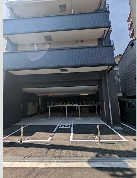 エスリード弁天町NORTH RESIDENCEの駐車場
