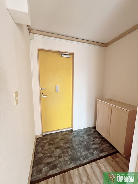 ファーストガーデンの玄関