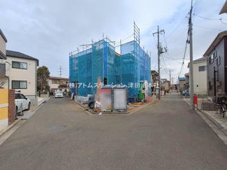 【前面道路含む現地写真】