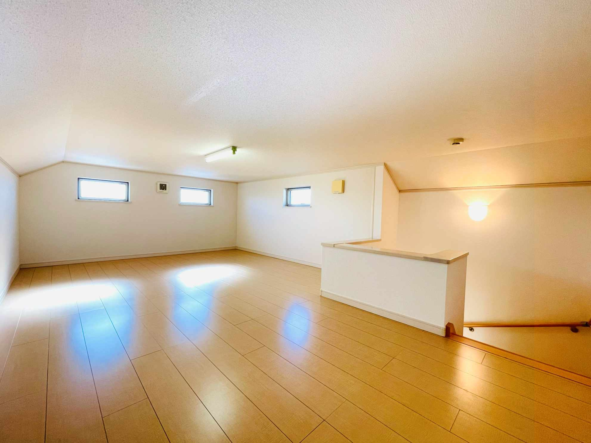 あきる野市油平　太陽光・オール電化付 中古戸建の内装|広々とした小屋裏収納付！！