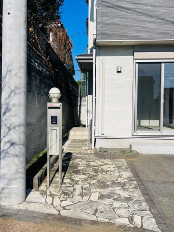 あきる野市油平　太陽光・オール電化付 中古戸建のエントランス