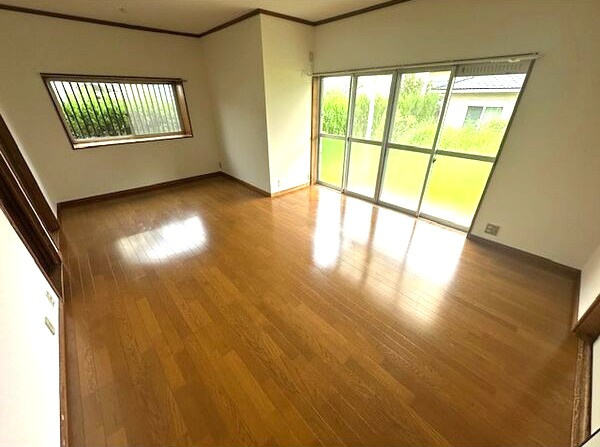 春日井市石尾台５丁目貸家の居間・リビング