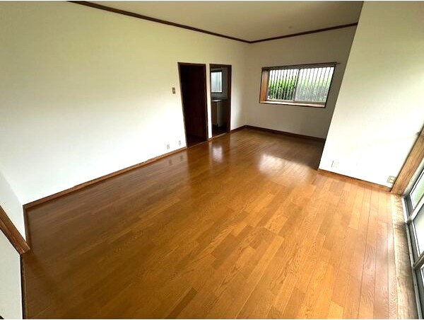 春日井市石尾台５丁目貸家の居間・リビング