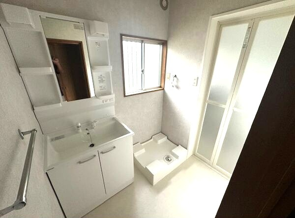 春日井市石尾台５丁目貸家の洗面所