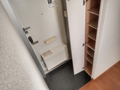 【玄関】 | レオパレスタウンコート観音寺 | 備品や設備仕様は号室等により異なります現地をご確認下さい。