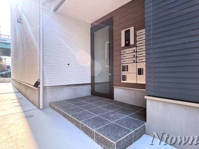 【エントランス】 | Coco Cat 岩塚 | エントランスです