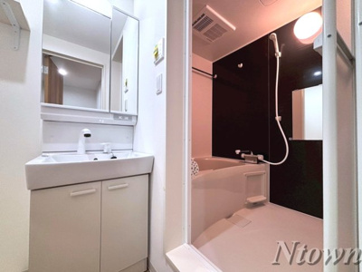 【洗面所】 | Coco Cat 岩塚 | 忙しい朝には欠かせない洗面所です