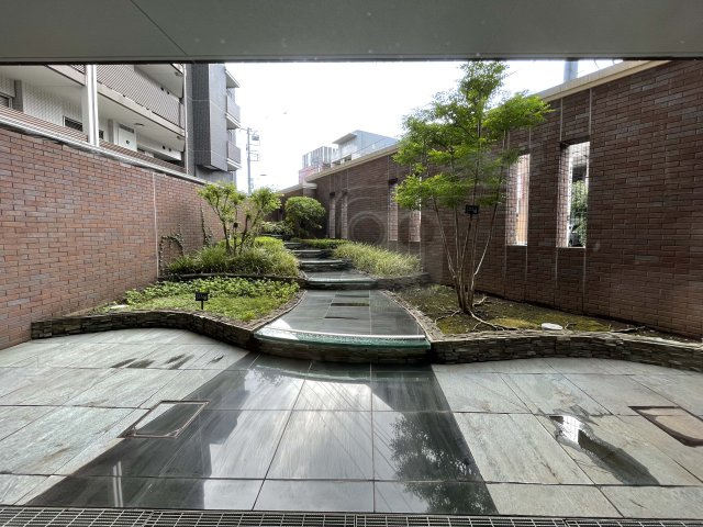 ライオンズ石神井公園ステーションゲートの中庭