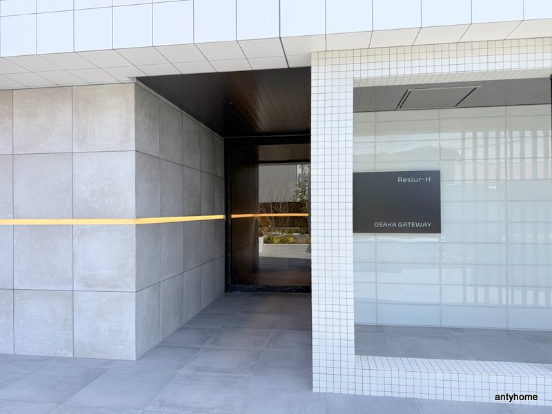 レジュールアッシュOSAKAGATEWAY　仲介手数料無料のエントランス