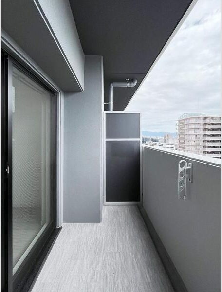 S-RESIDENCE城東SEVERのバルコニー