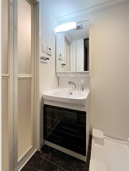 S-RESIDENCE城東SEVERの独立洗面台