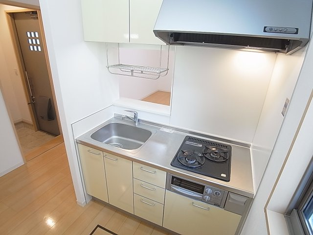 クレセール谷上　のキッチン|システムキッチン。ガス2口コンログリル付