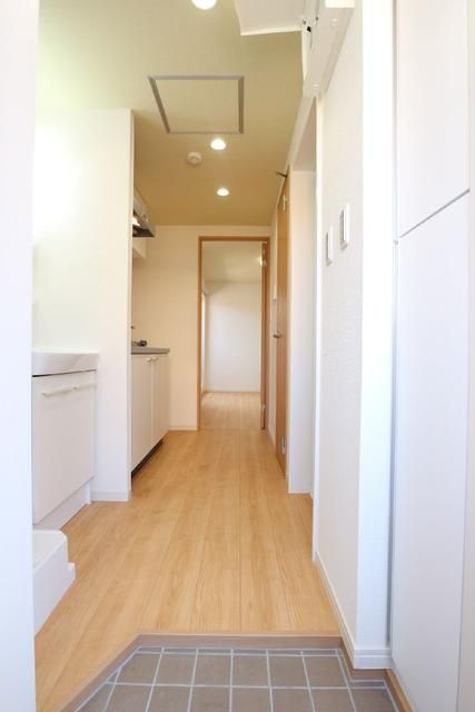 フィルクローバ川口の玄関