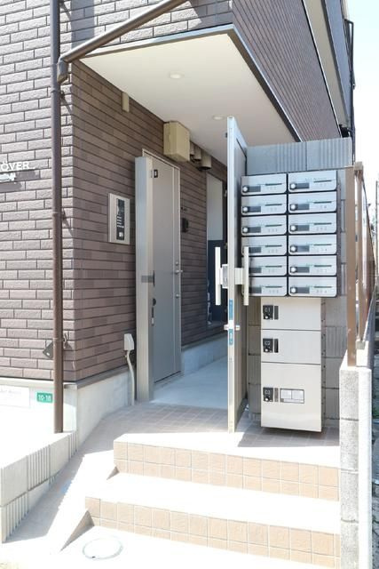 フィルクローバ川口のエントランス