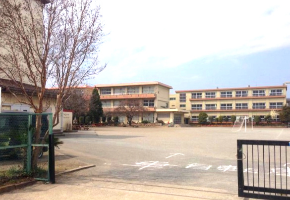 鴻巣天神１丁目～建築条件なし売地～の周辺|鴻巣中学校　約416ｍ（徒歩約６分）