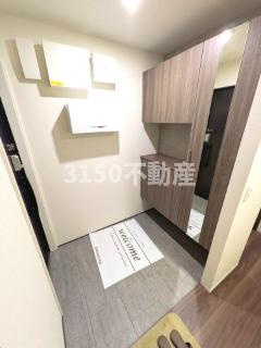 セレスティア本荘中ノ町　Bの玄関