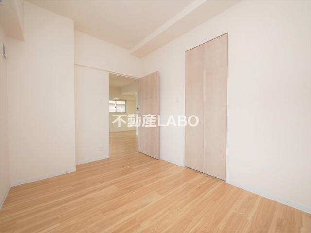 ラヴィベール上町台の洋室