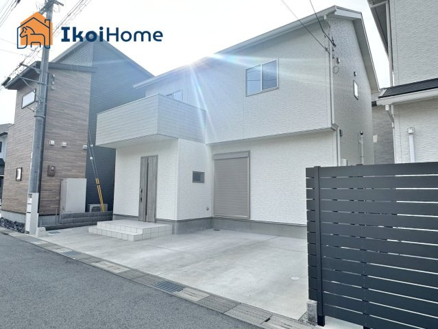 明石市大久保町大窪　中古戸建のエントランス|【ホームページに現地動画掲載中】●年中無休：当日予約可●綺麗な開発団地内での築浅物件です！