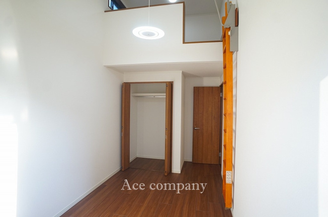 【子供部屋】 | 住吉区万代東4丁目 | 【3階：北側洋室5帖】クローゼット完備♪オープンロフト付きです♪