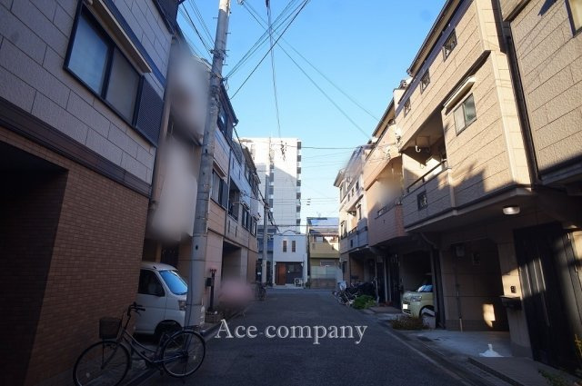 【前面道路含む現地写真】 | 住吉区万代東4丁目 | 【前面道路：幅員約5ｍ】前道は通り抜けができず、比較的交通量少なめです♪