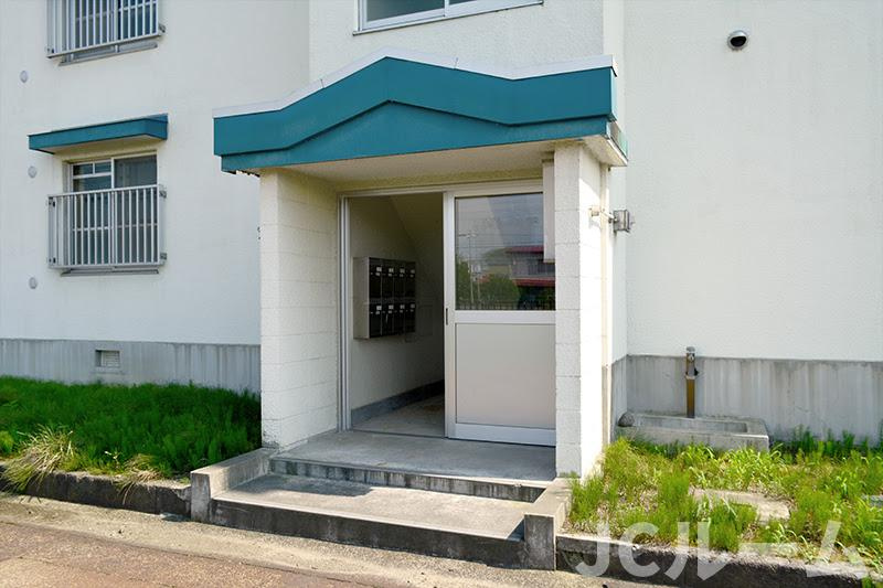 アシスト上越マンション３のエントランス