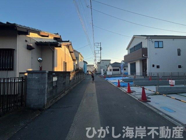 茅ヶ崎市下町屋2丁目　売地の前面道路含む現地写真|古家解体前　現地外観